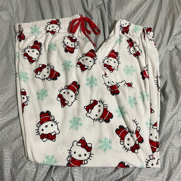 Hello kitty Pajama - Picture 2 of 4